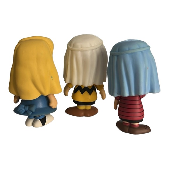 3 Peanuts Figurines Holiday Christmas Nativity Pagent Linus Charlie Brown Lucy - Picture 2 of 6